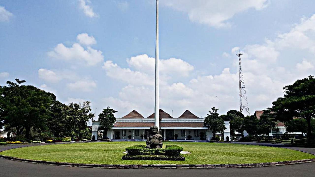 Mitra Hotel Yogyakarta Exterior photo