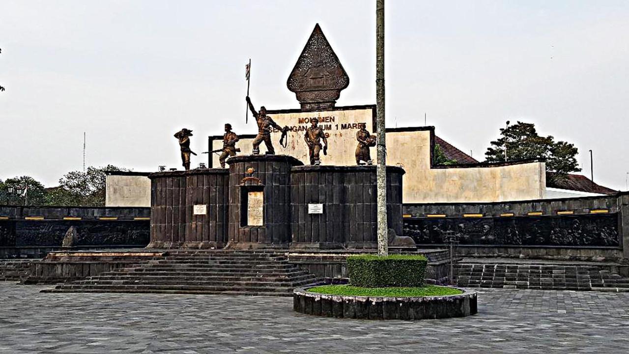 Mitra Hotel Yogyakarta Exterior photo