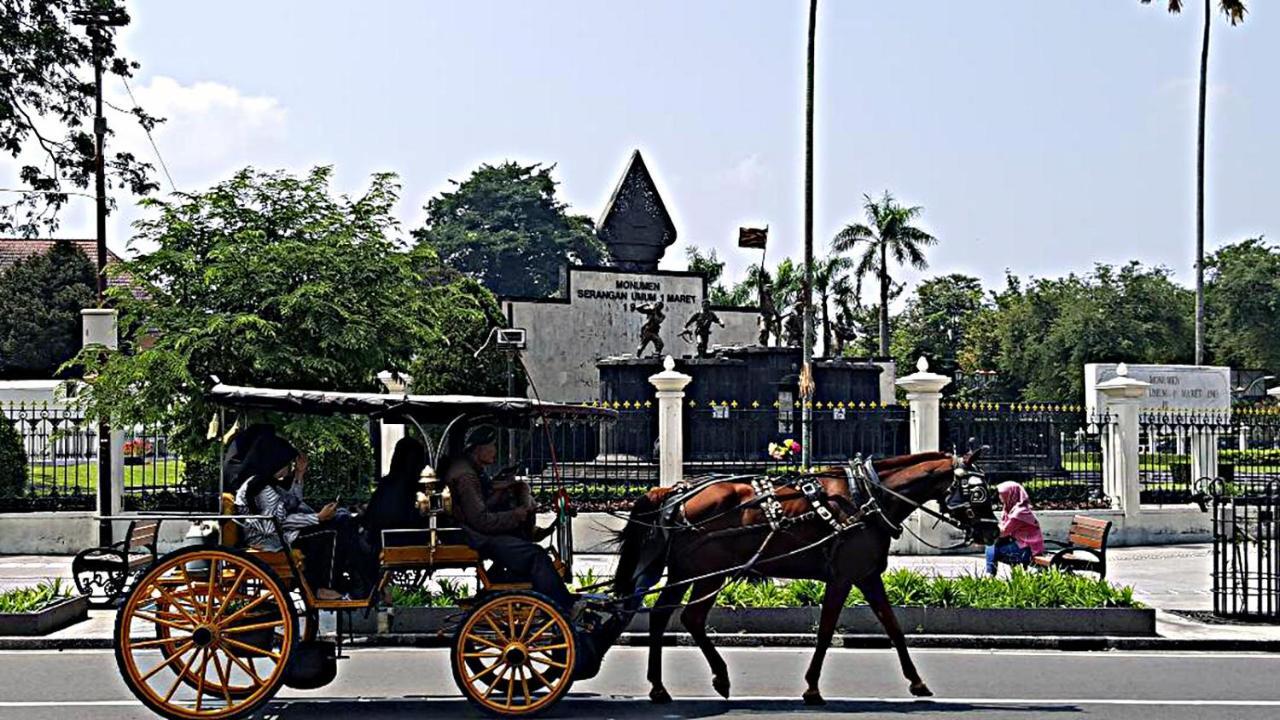 Mitra Hotel Yogyakarta Exterior photo