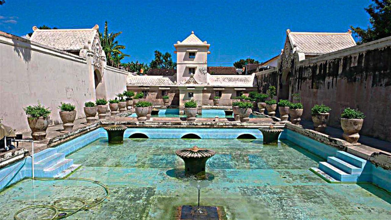 Mitra Hotel Yogyakarta Exterior photo